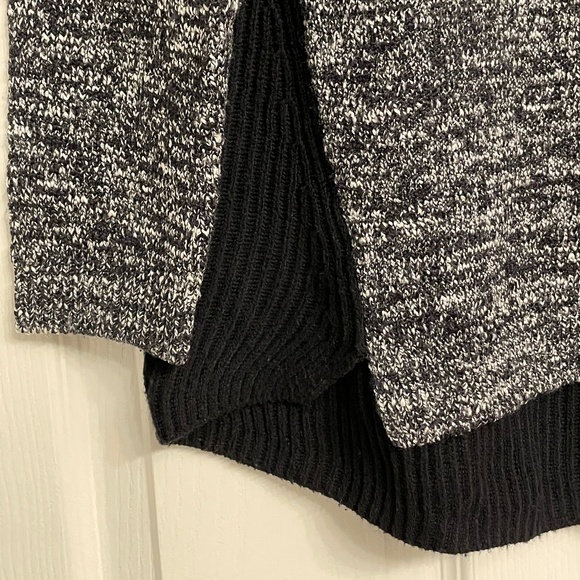 LOFT Black/Grey Crewneck Sweater - Picture 5 of 11